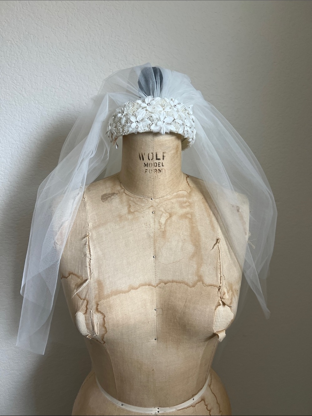 Giselle V476 Ivory pearl Floral Bridal Veil Headband